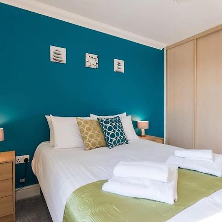 Godwin Court Apartments Swindon Ngoại thất bức ảnh