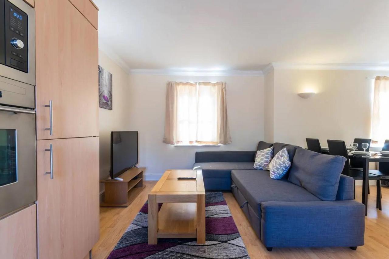 Godwin Court Apartments Swindon Ngoại thất bức ảnh
