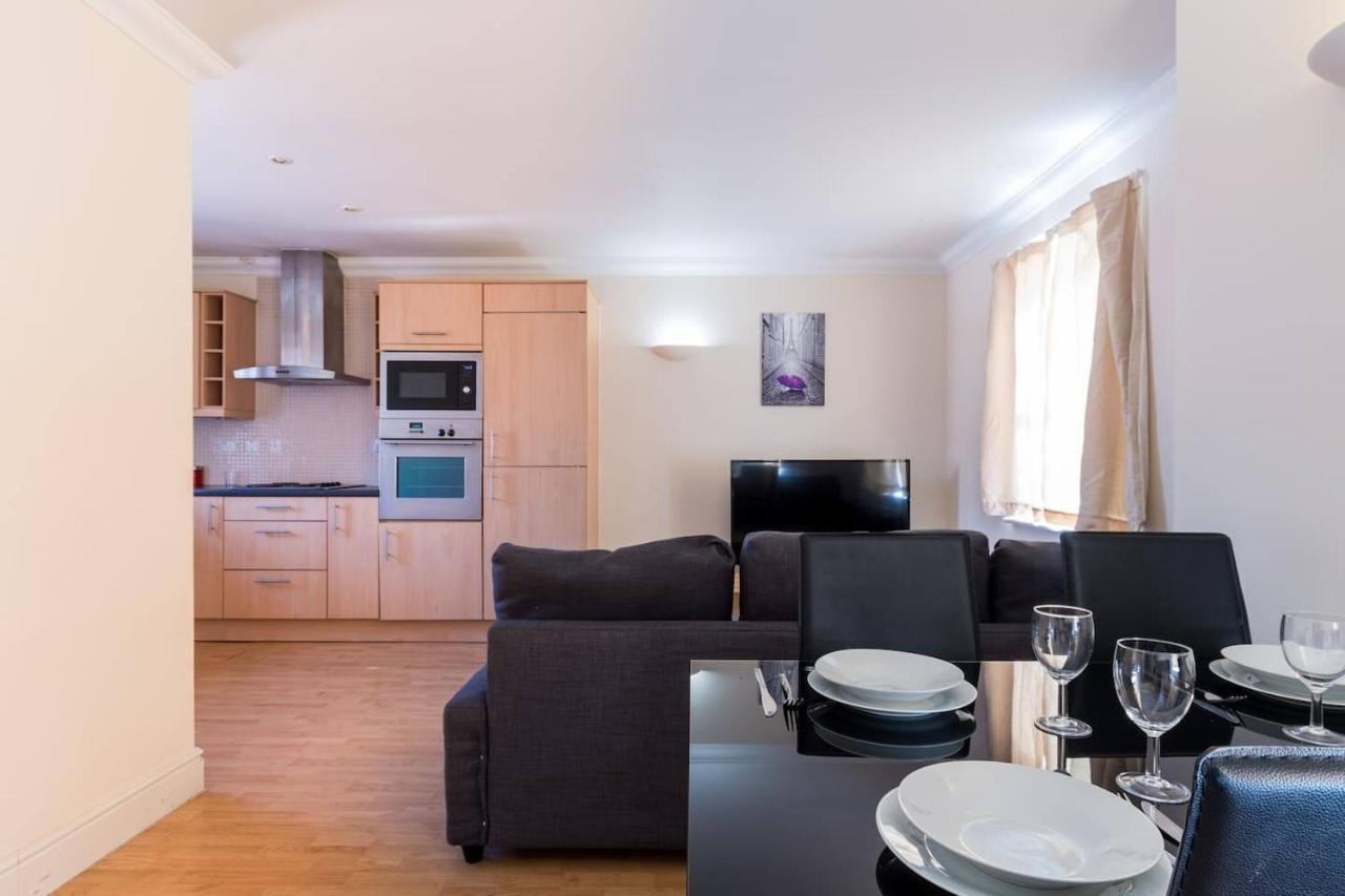 Godwin Court Apartments Swindon Ngoại thất bức ảnh