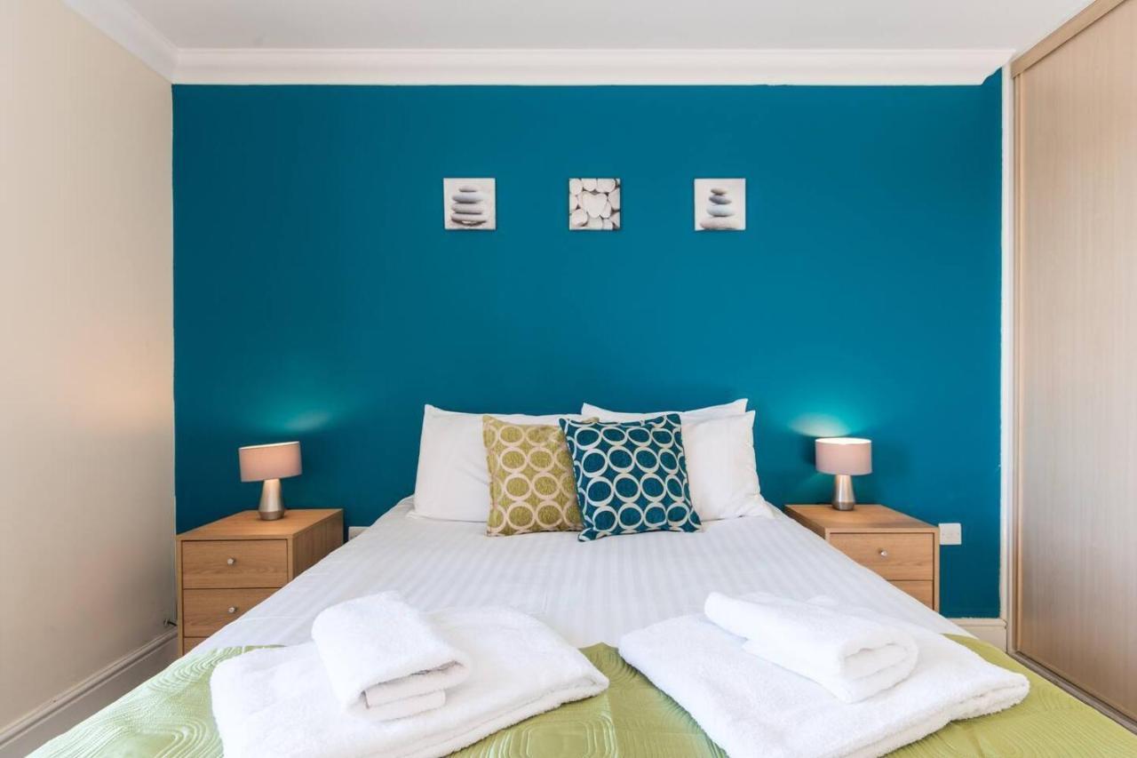 Godwin Court Apartments Swindon Ngoại thất bức ảnh