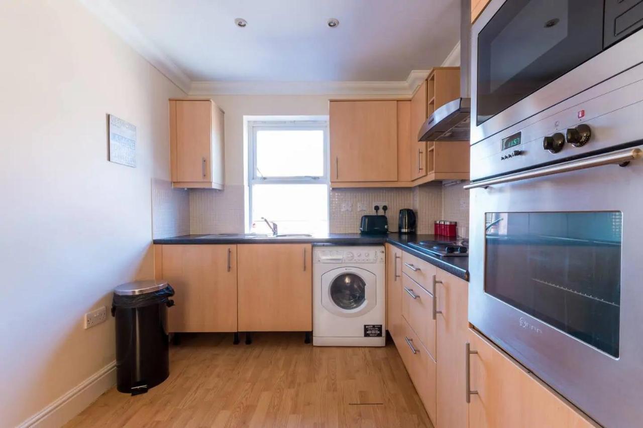 Godwin Court Apartments Swindon Ngoại thất bức ảnh