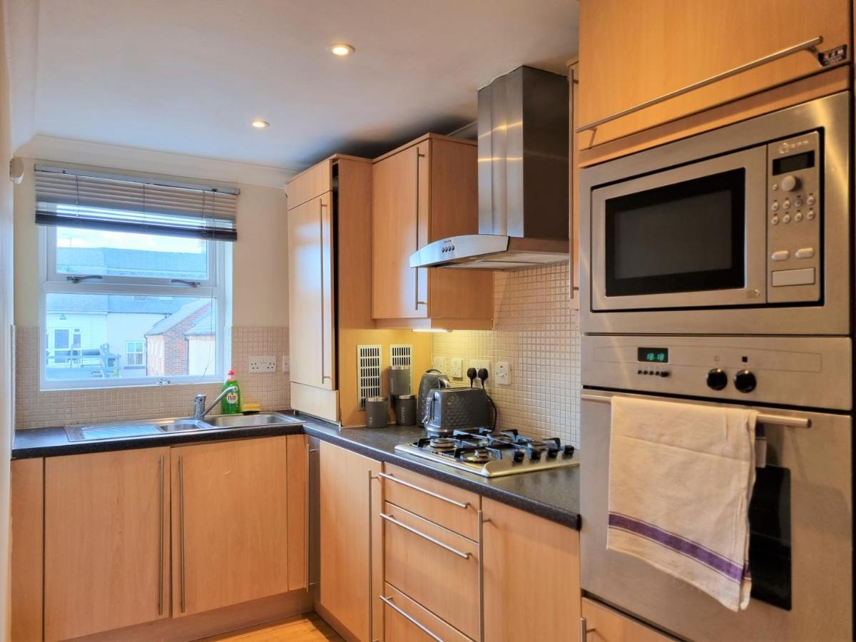 Godwin Court Apartments Swindon Ngoại thất bức ảnh