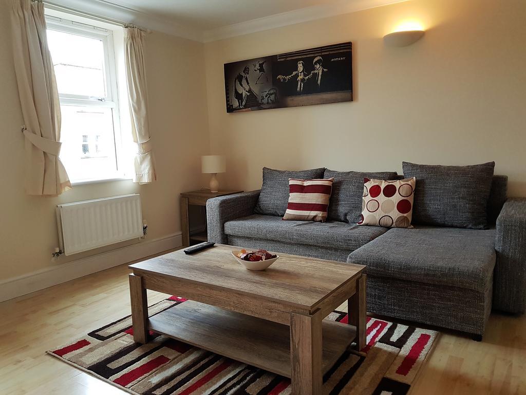 Godwin Court Apartments Swindon Ngoại thất bức ảnh